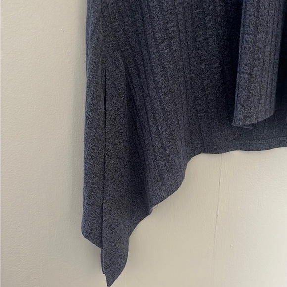 Blue Asymmetrical Hem Top - Picture 5 of 8